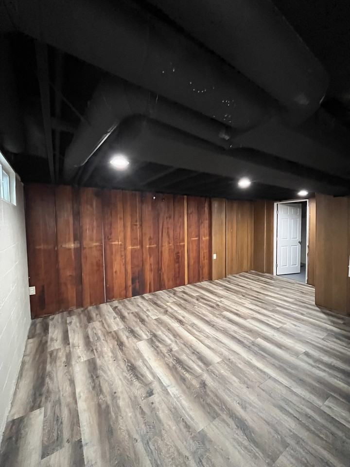 6330 Ambleside Dr #D - Photo 3 of 8