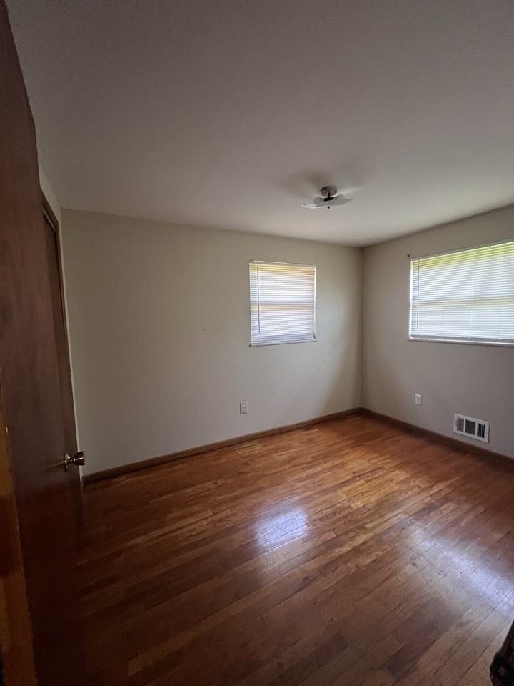 6330 Ambleside Dr #D - Photo 5 of 8