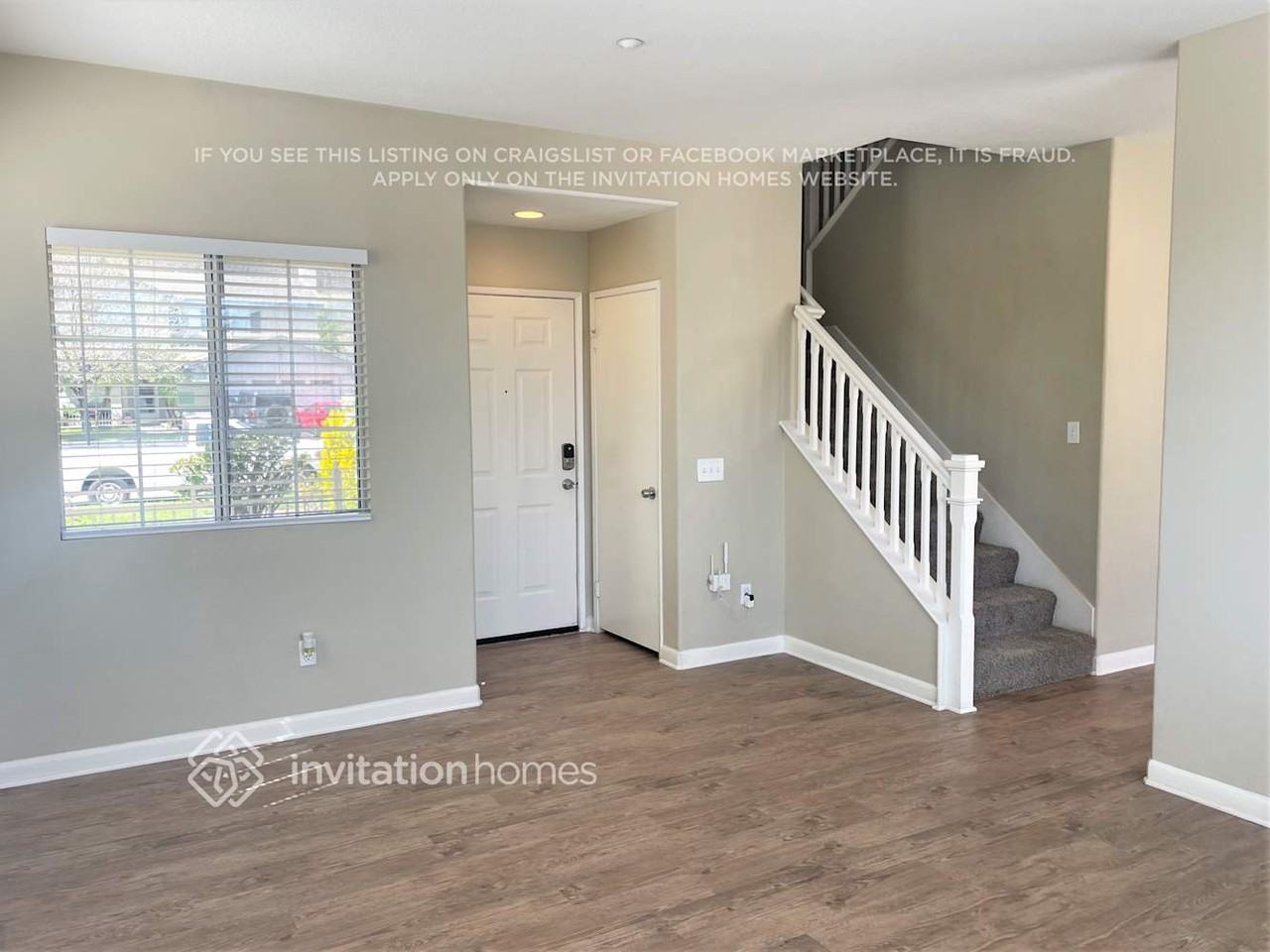 15599 Gulfstream Ave - Photo 3 of 17