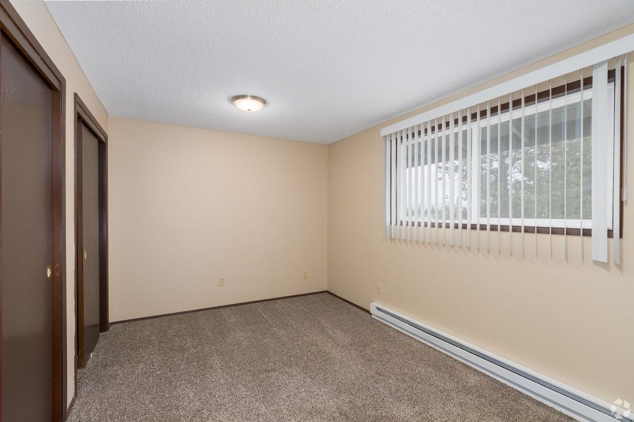 WillowWood Village Apts - Photo 3 of 24