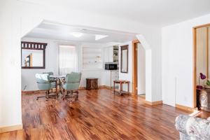 featured image of 605 W Summit St