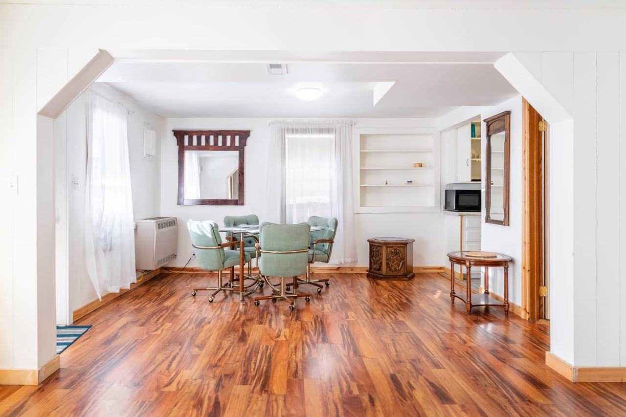 605 W Summit St - Photo 3 of 15