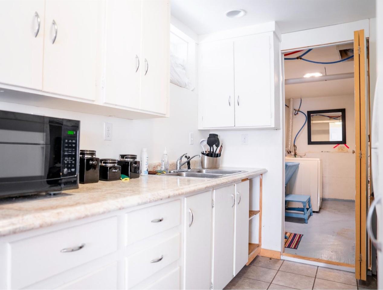 605 W Summit St - Photo 5 of 15