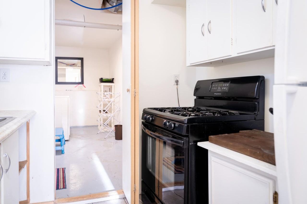 605 W Summit St - Photo 6 of 15