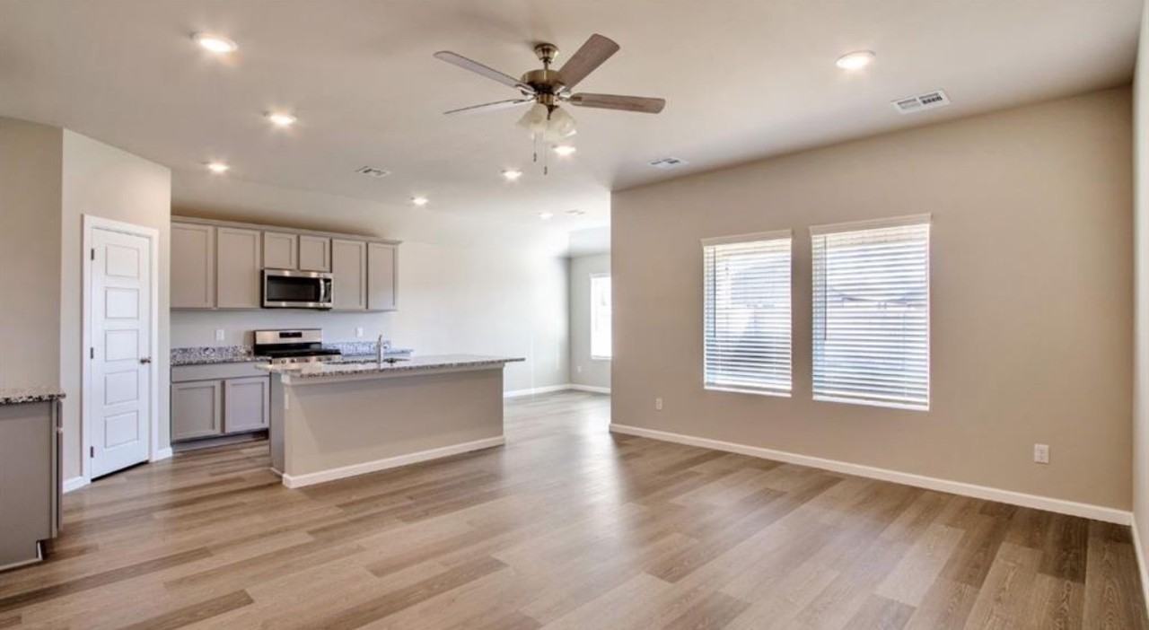 Vy 10521 SW 41st St - Photo 5 of 10
