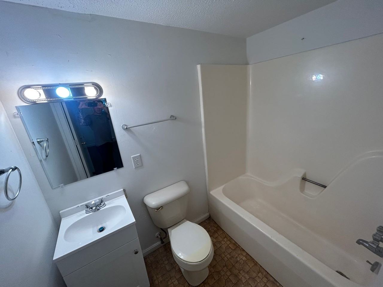 Grandview Apartments - Photo 6 of 8