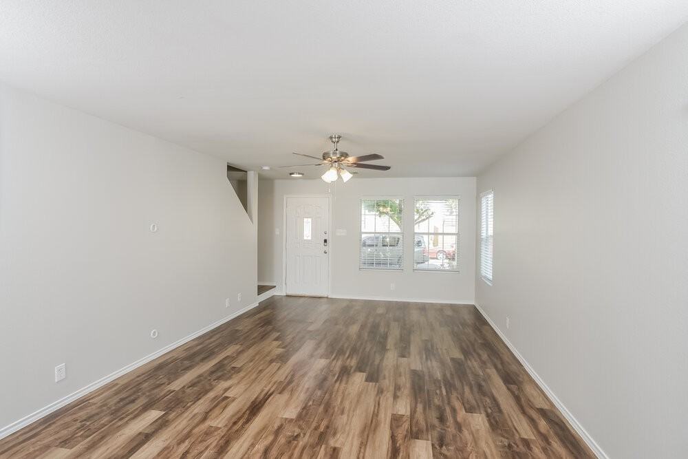 207 Cedron Chase - Photo 4 of 17