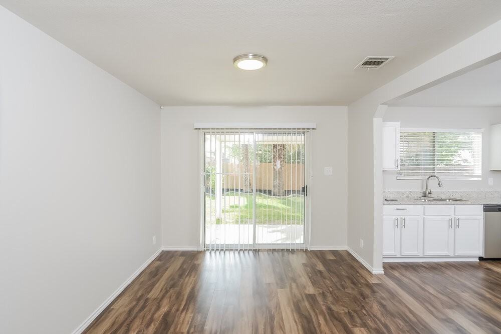 207 Cedron Chase - Photo 7 of 17