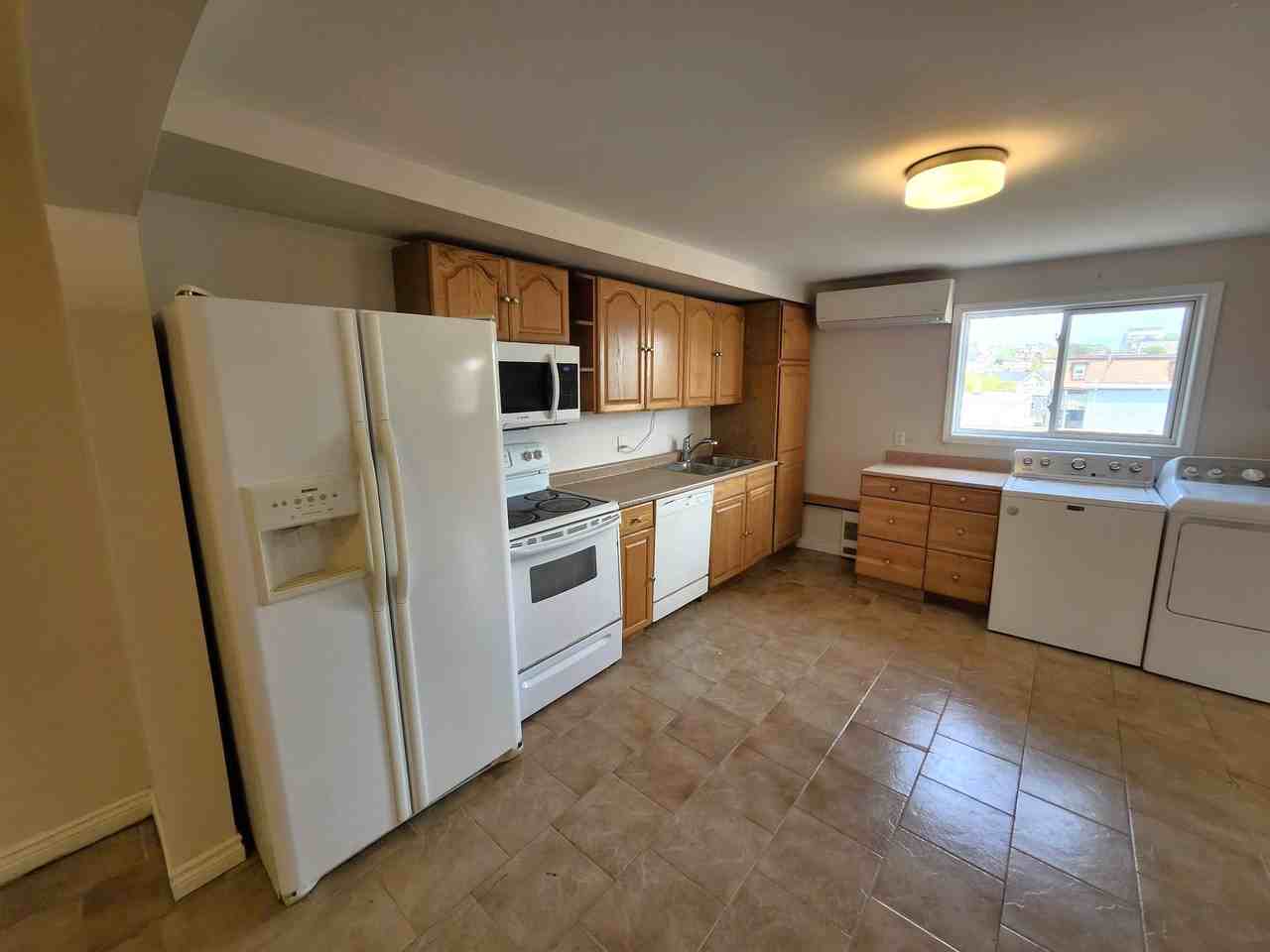 257 Carmarthen St #2 - Photo 2 of 24