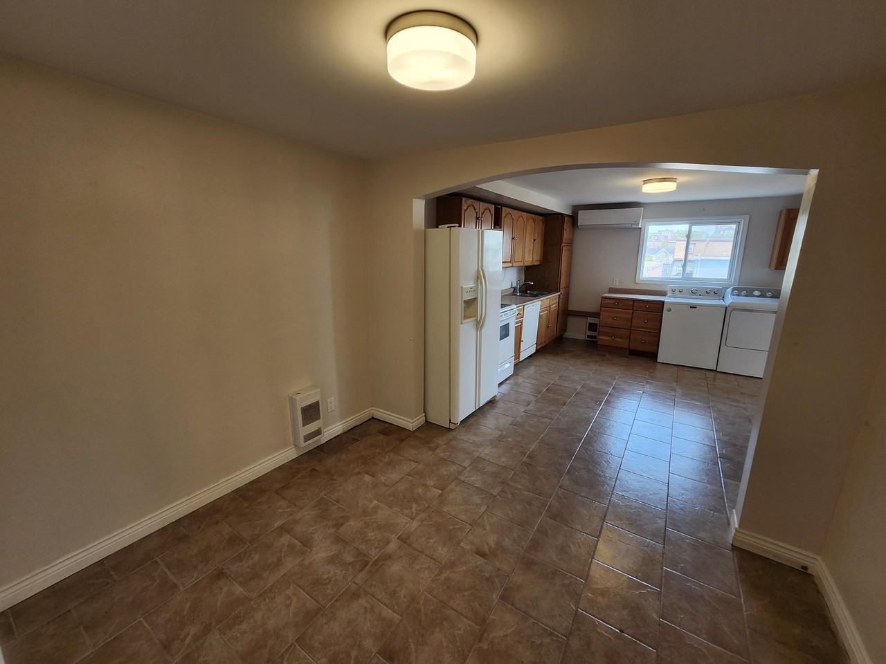 257 Carmarthen St #2 - Photo 6 of 24