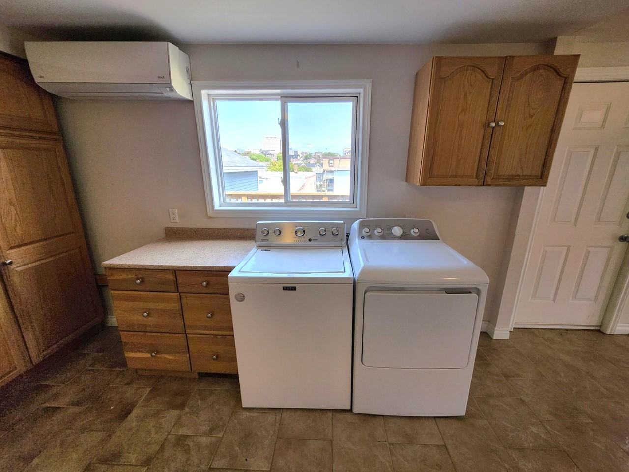 257 Carmarthen St #2 - Photo 7 of 24