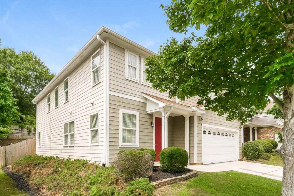 2240 Valley Creek Dr - Photo 4 of 17