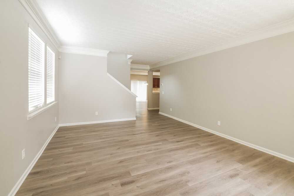 2240 Valley Creek Dr - Photo 7 of 17