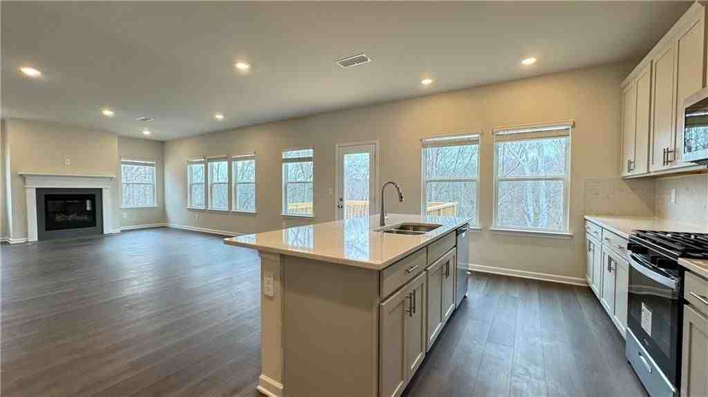228 Water Oak Way - Photo 3 of 36