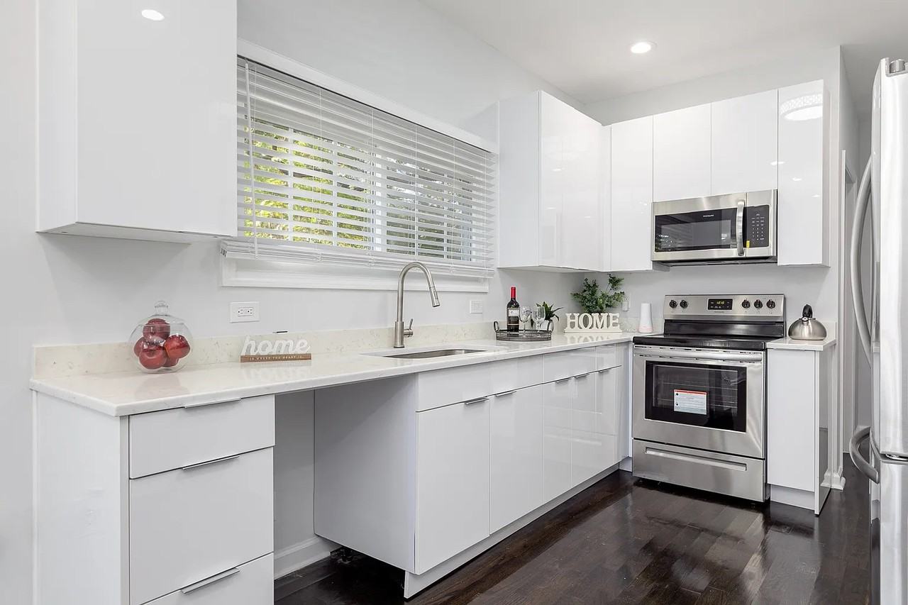 2085 Browns Mill Rd Se - Photo 6 of 50