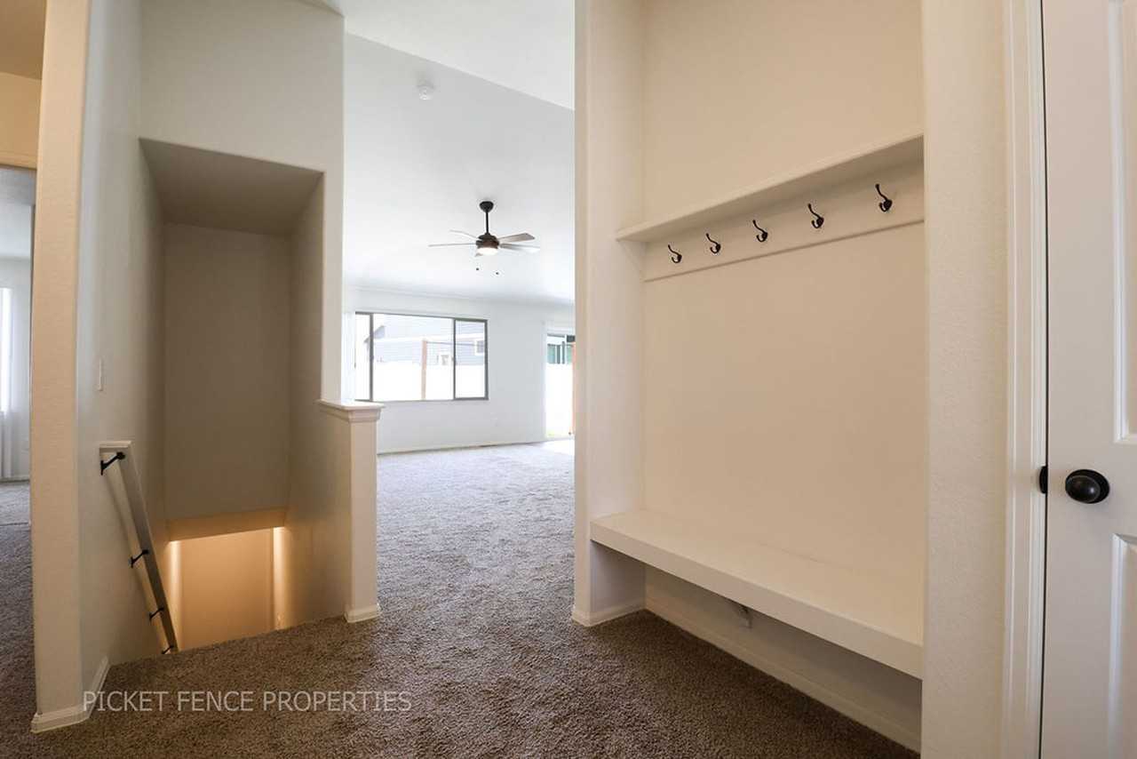 533 El Diente Ave - Photo 3 of 46