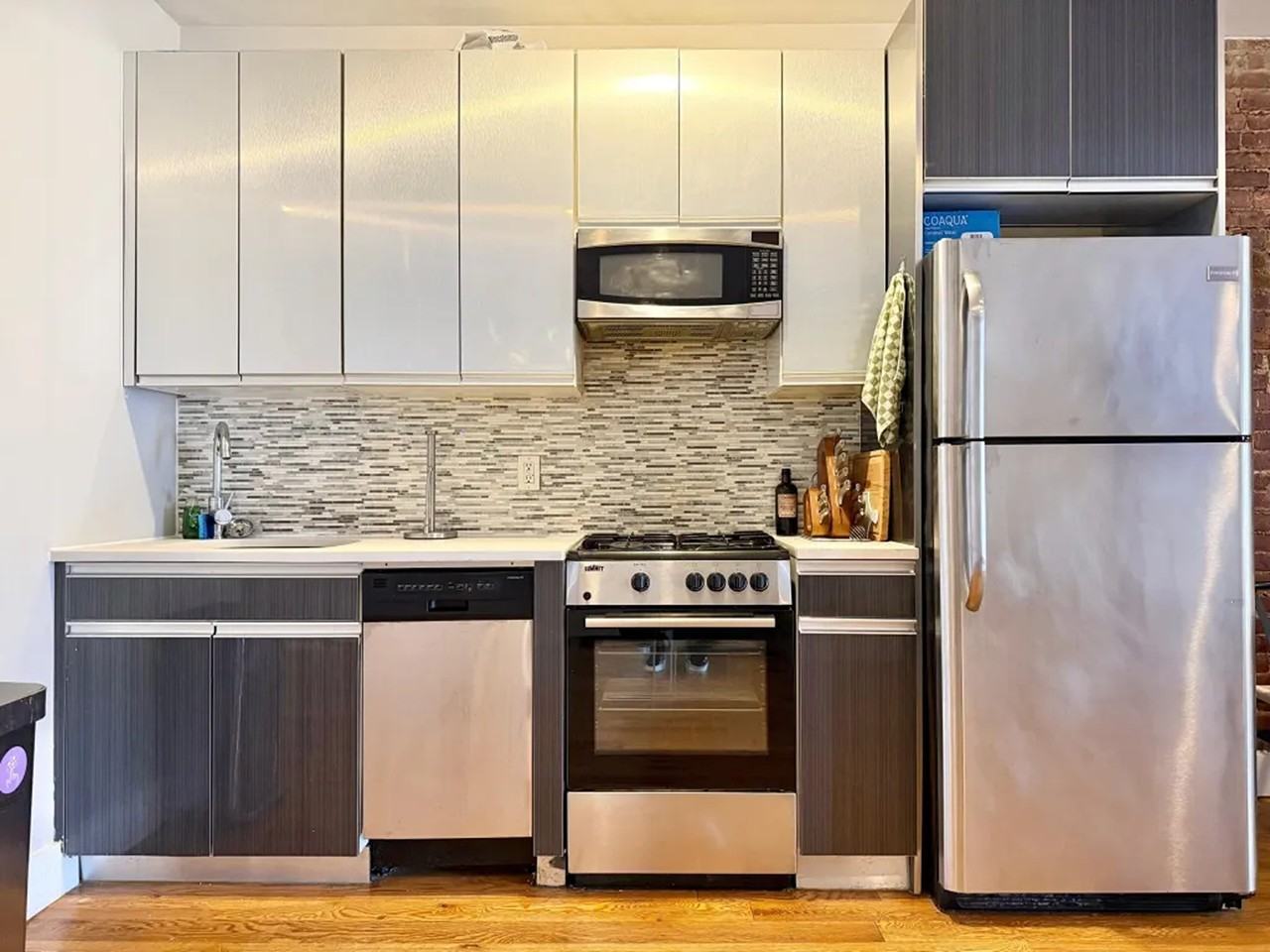 Broadway & Vernon Ave #756 - Photo 4 of 6