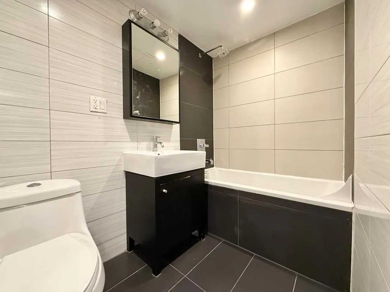 Broadway & Vernon Ave #756 - Photo 6 of 6