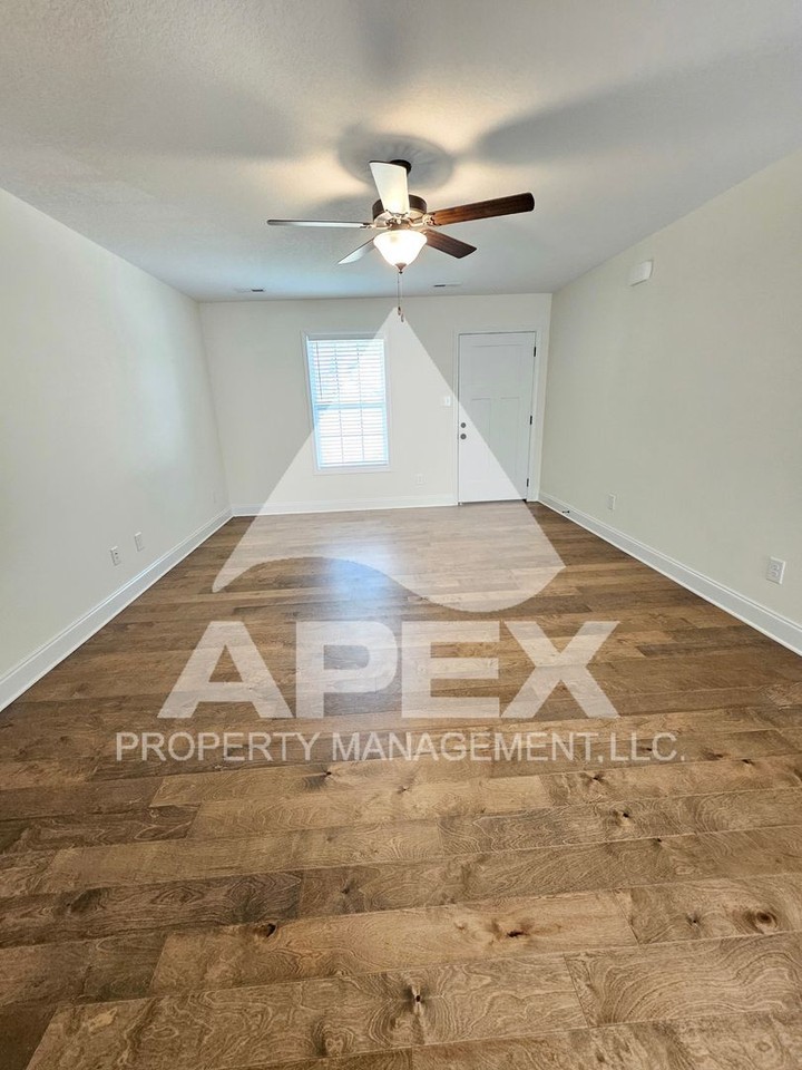 8029 Poplar Grove Ln - Photo 3 of 30