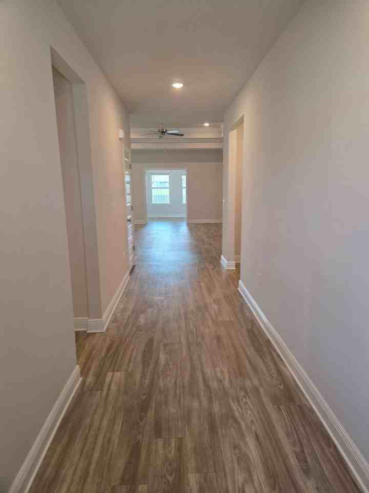 313 Allie Way - Photo 3 of 35