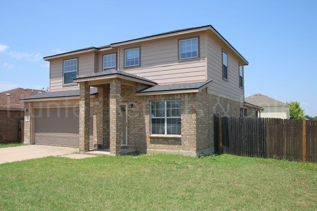 6712 Taree Loop - Photo 2 of 34