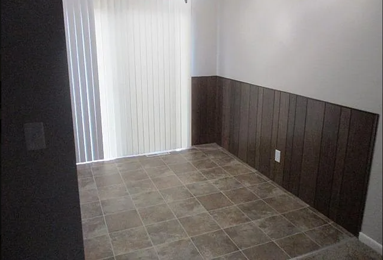 1620 Bryan - Photo 3 of 8