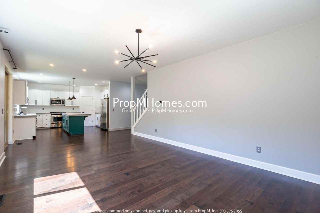 11774 Se Lincoln Heights St - Photo 3 of 27