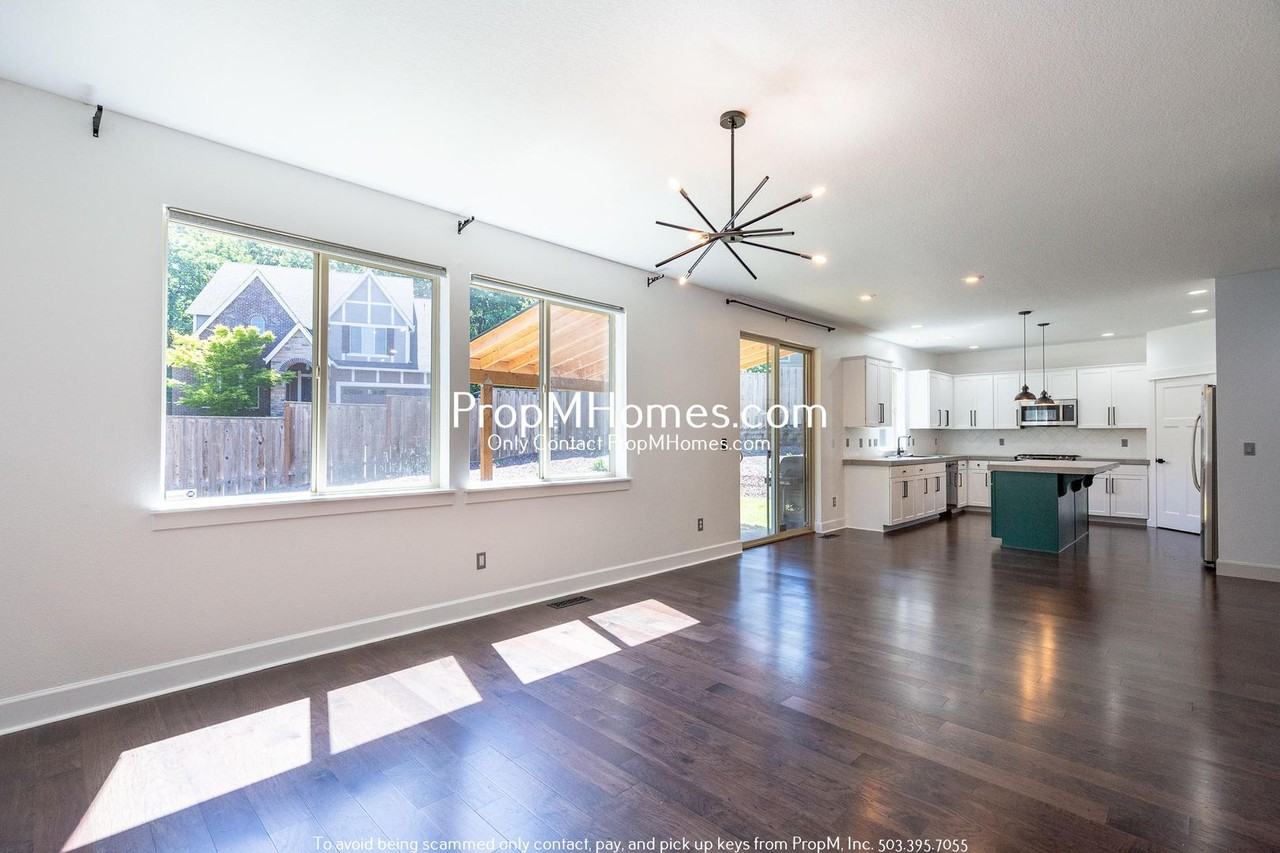11774 Se Lincoln Heights St - Photo 4 of 27