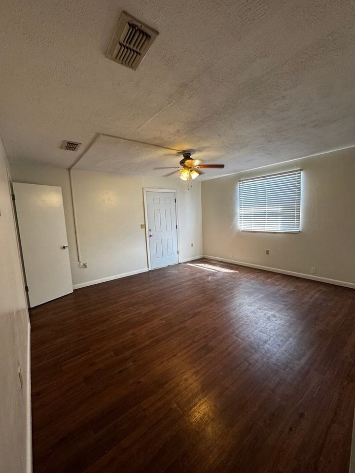 208 S Lakeshore Dr - Photo 6 of 10