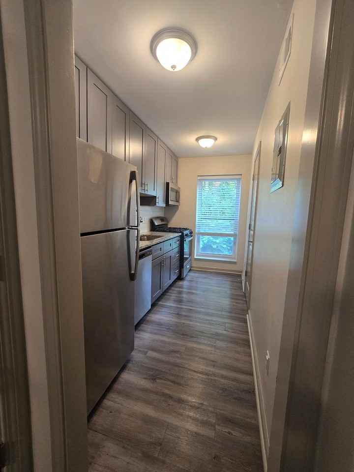 Chateau Montagne Apartments - Photo 4 of 13