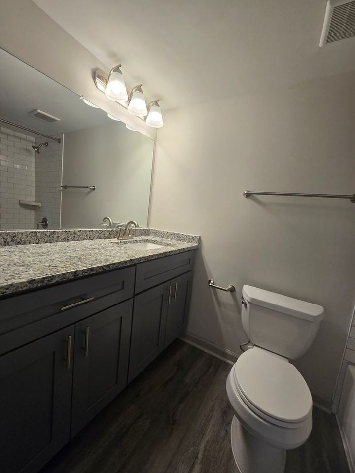 Chateau Montagne Apartments - Photo 7 of 13