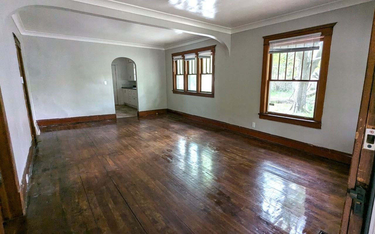 3133 5th St - Photo 3 of 9