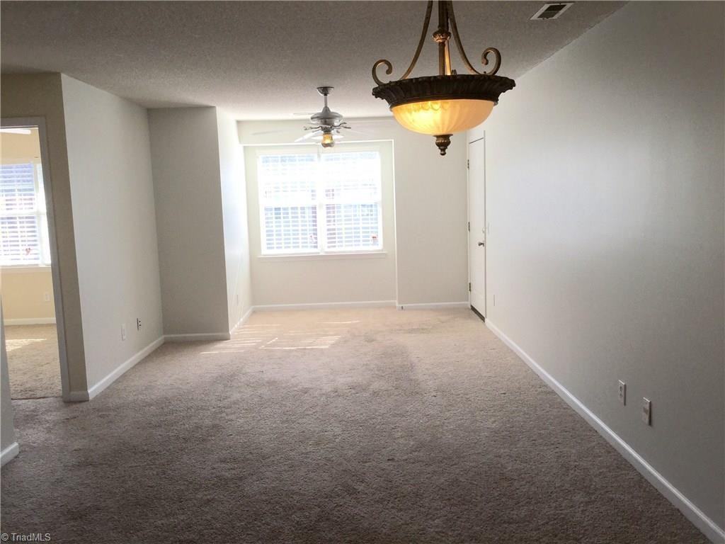 1012 Westbrook Ct - Photo 3 of 13