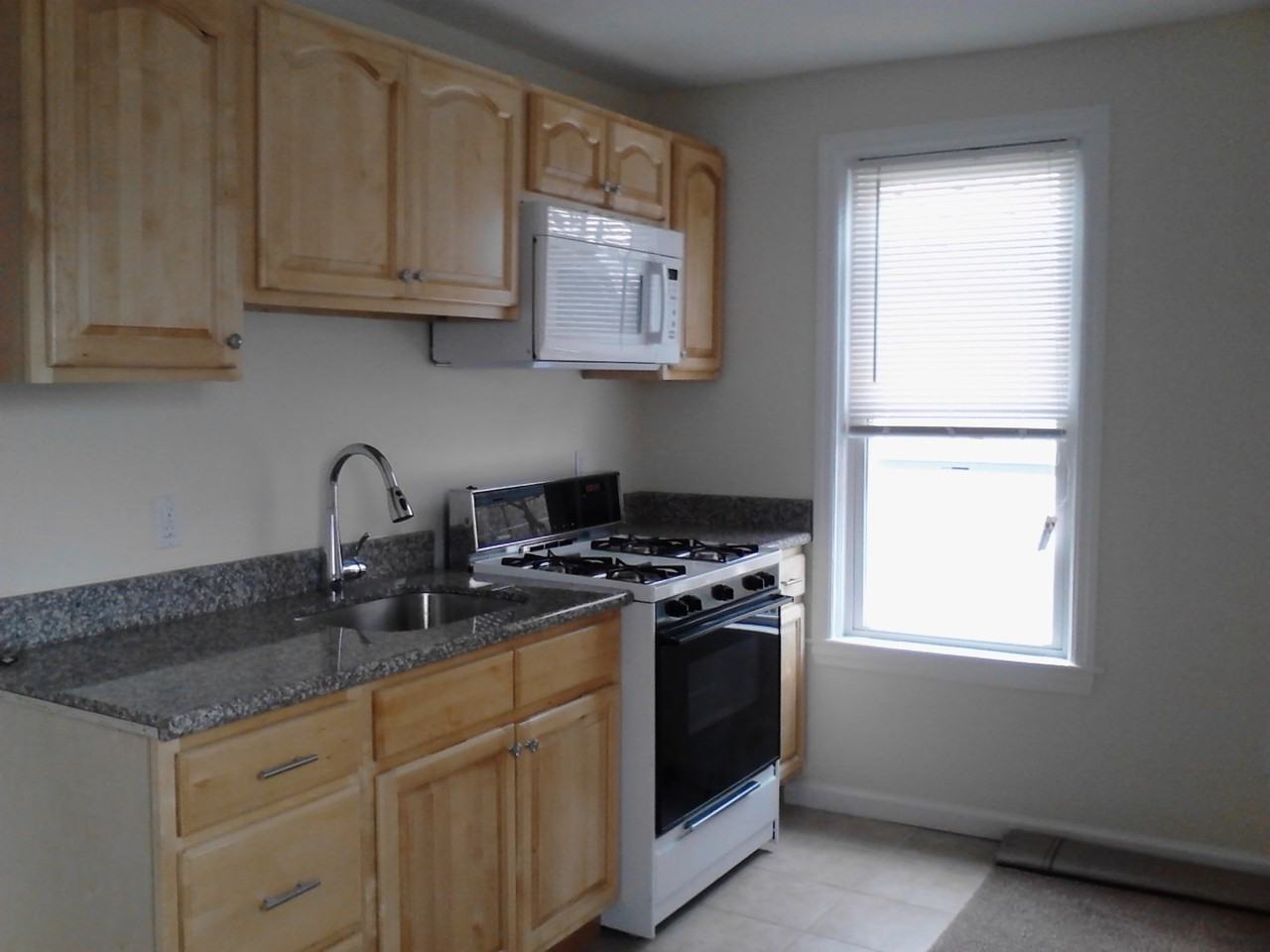 1901 Princeton Ave - Photo 2 of 7