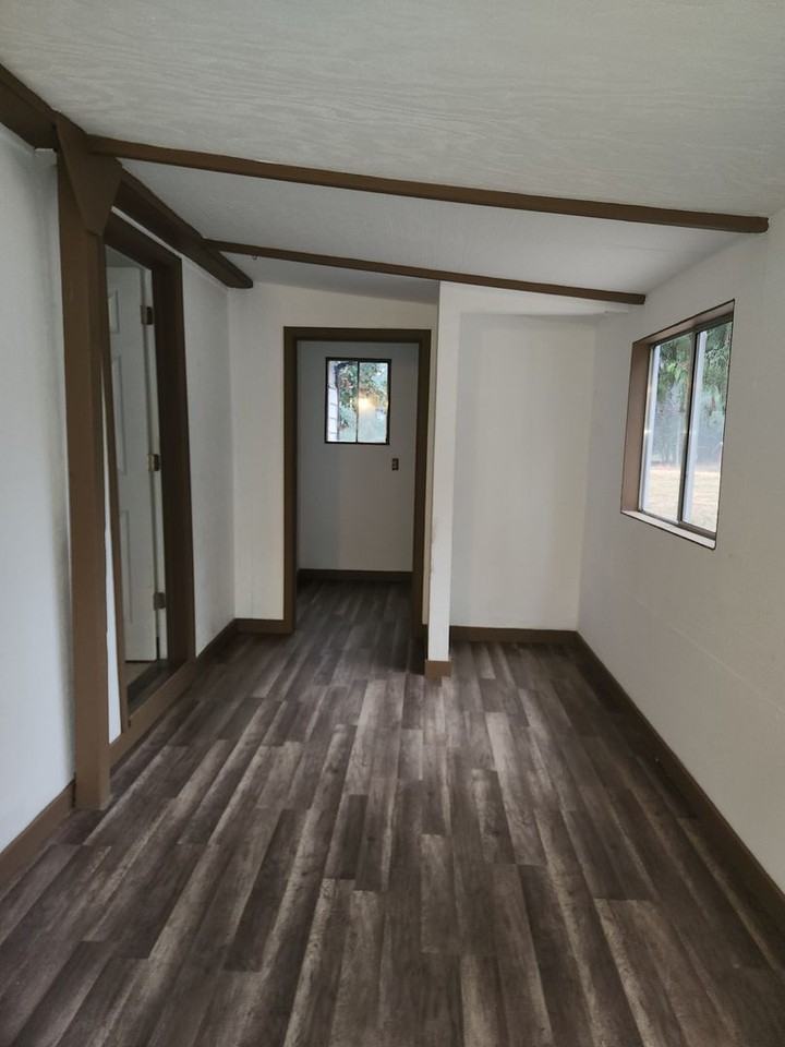 30235 Fairview Rd - Photo 3 of 24