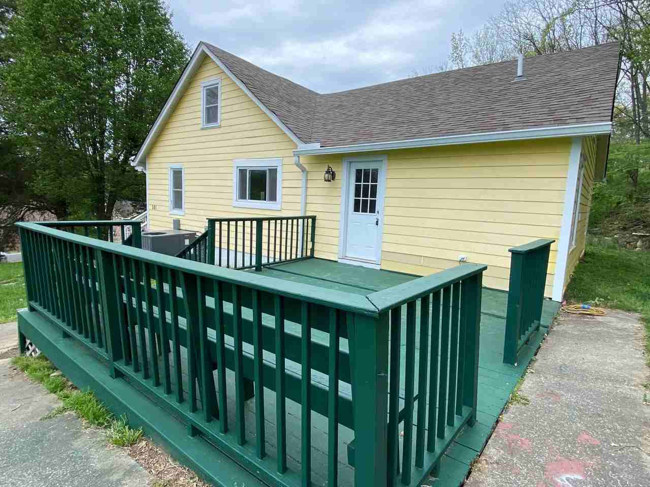 581 Tulip Grove Rd - Photo 3 of 18