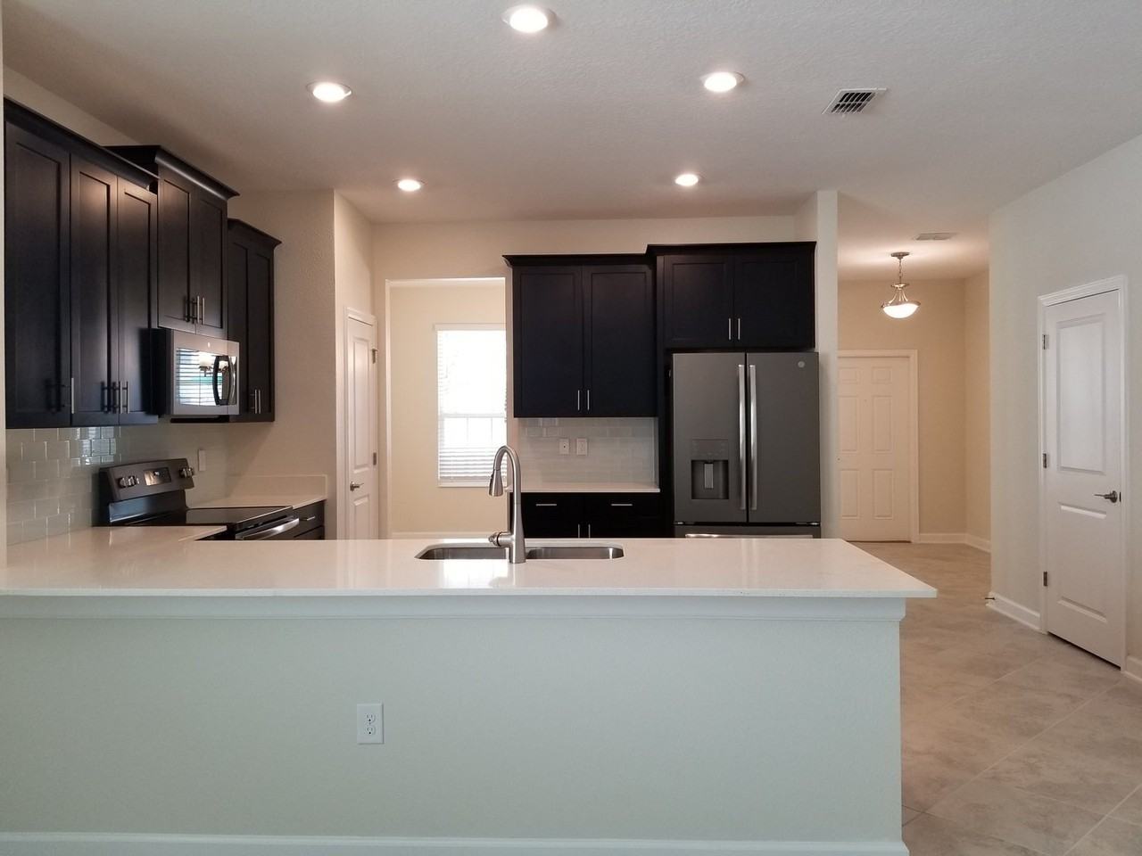 11142 Longleaf Woods Dr - Photo 2 of 13