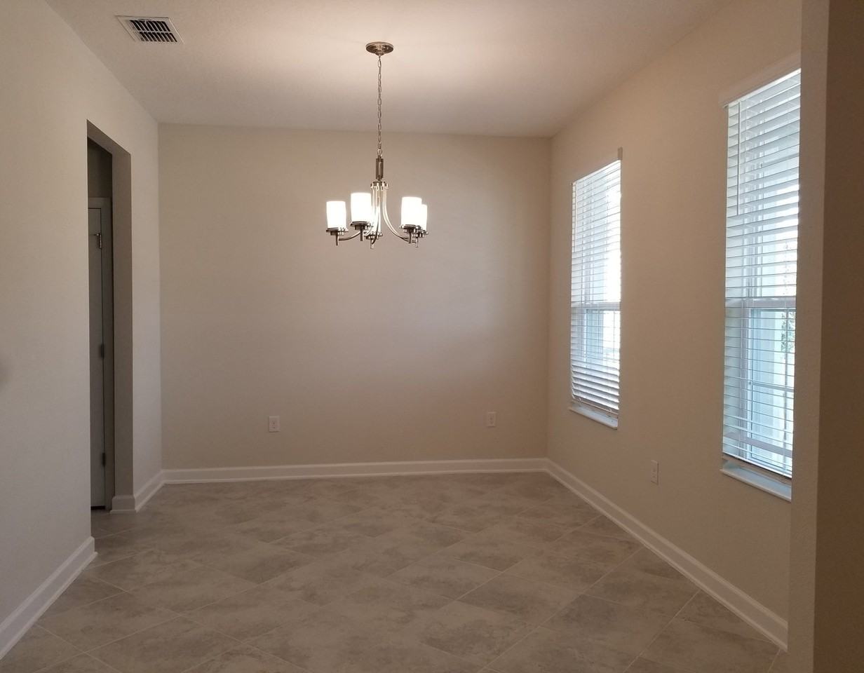 11142 Longleaf Woods Dr - Photo 4 of 13