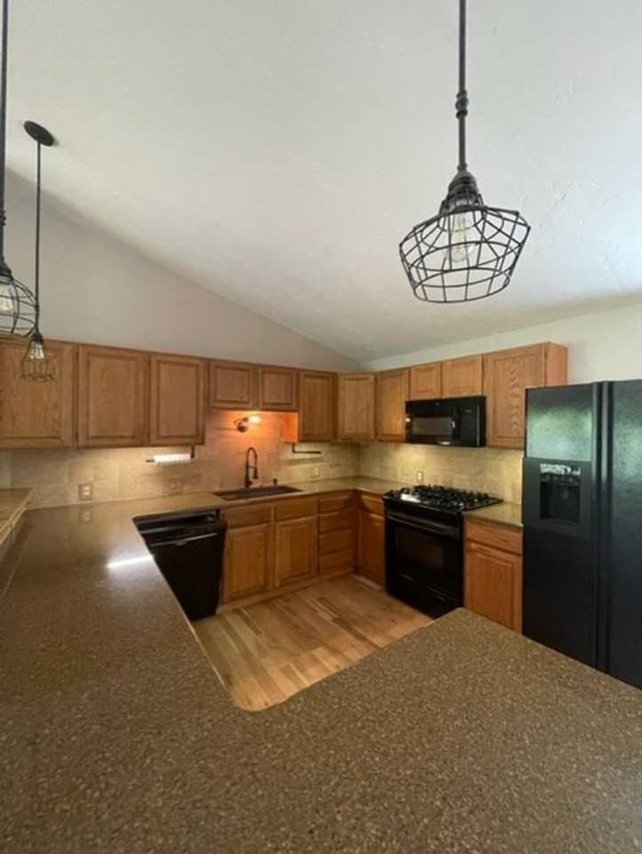 33940 County Line Dr - Photo 3 of 18