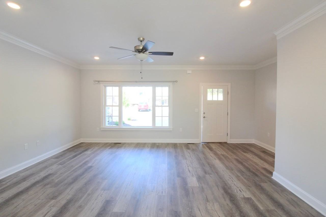 1073 Bluemoon Dr - Photo 5 of 33