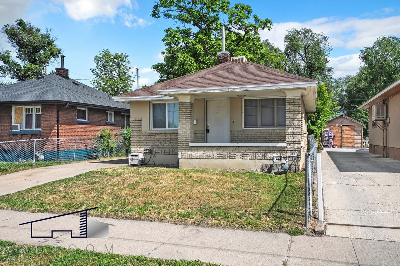 212 W Patterson Ave - Photo 2 of 24
