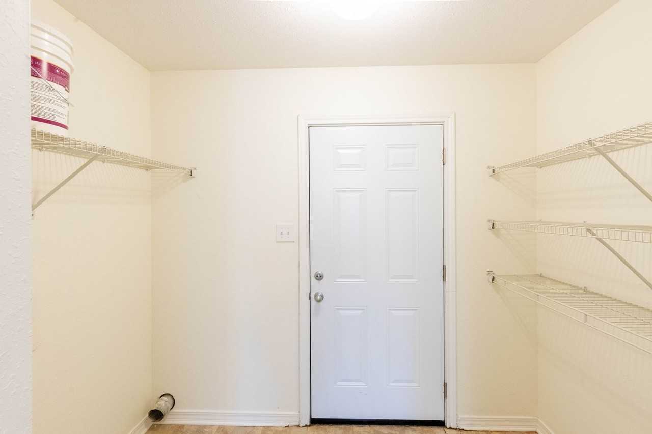 17239 Avondale Cir - Photo 6 of 19