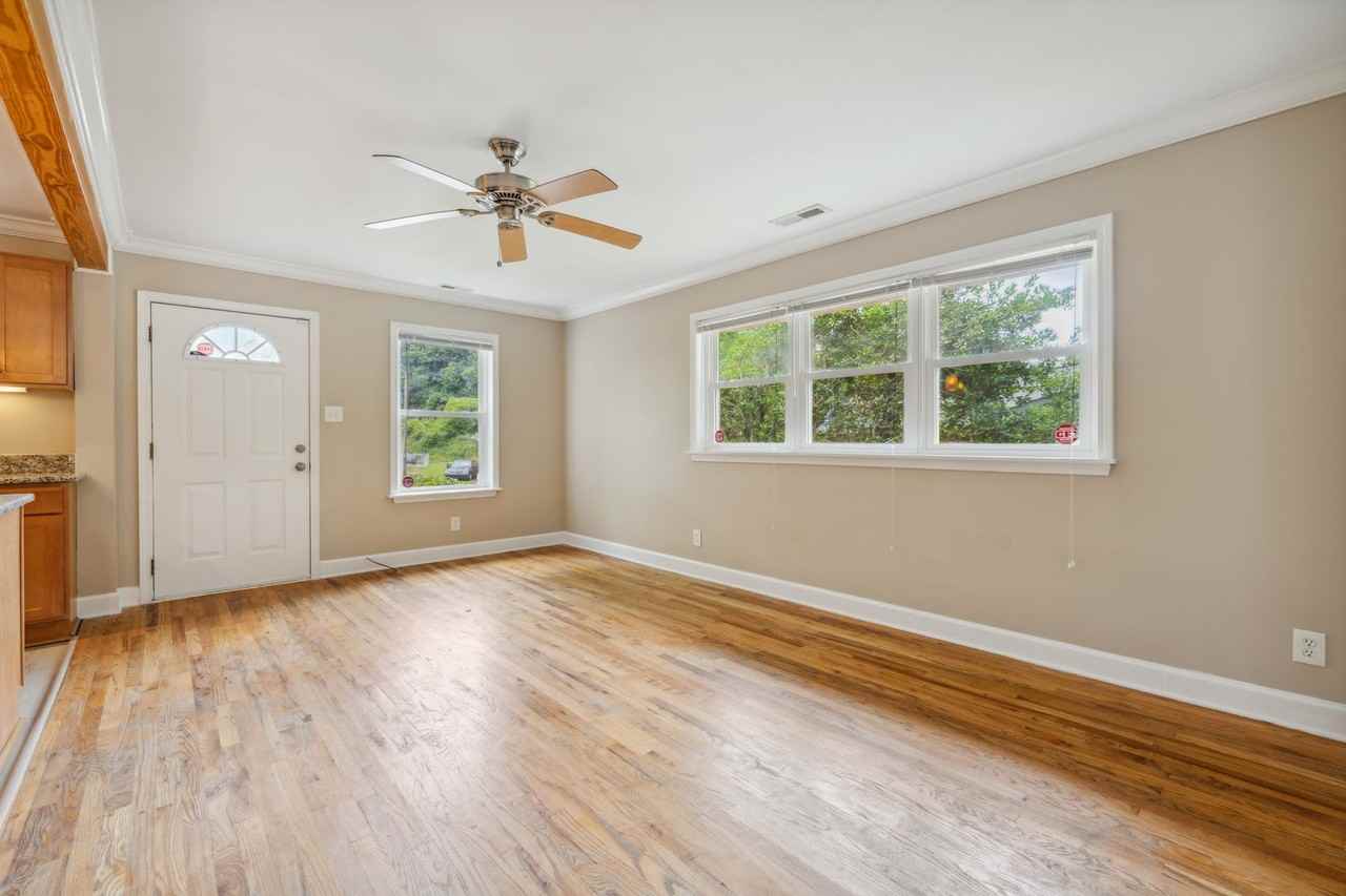 4 Zepher Pl - Photo 3 of 18