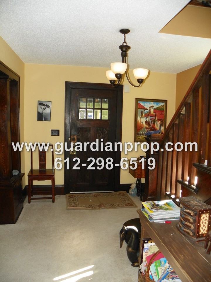983 Edmund Ave - Photo 6 of 27