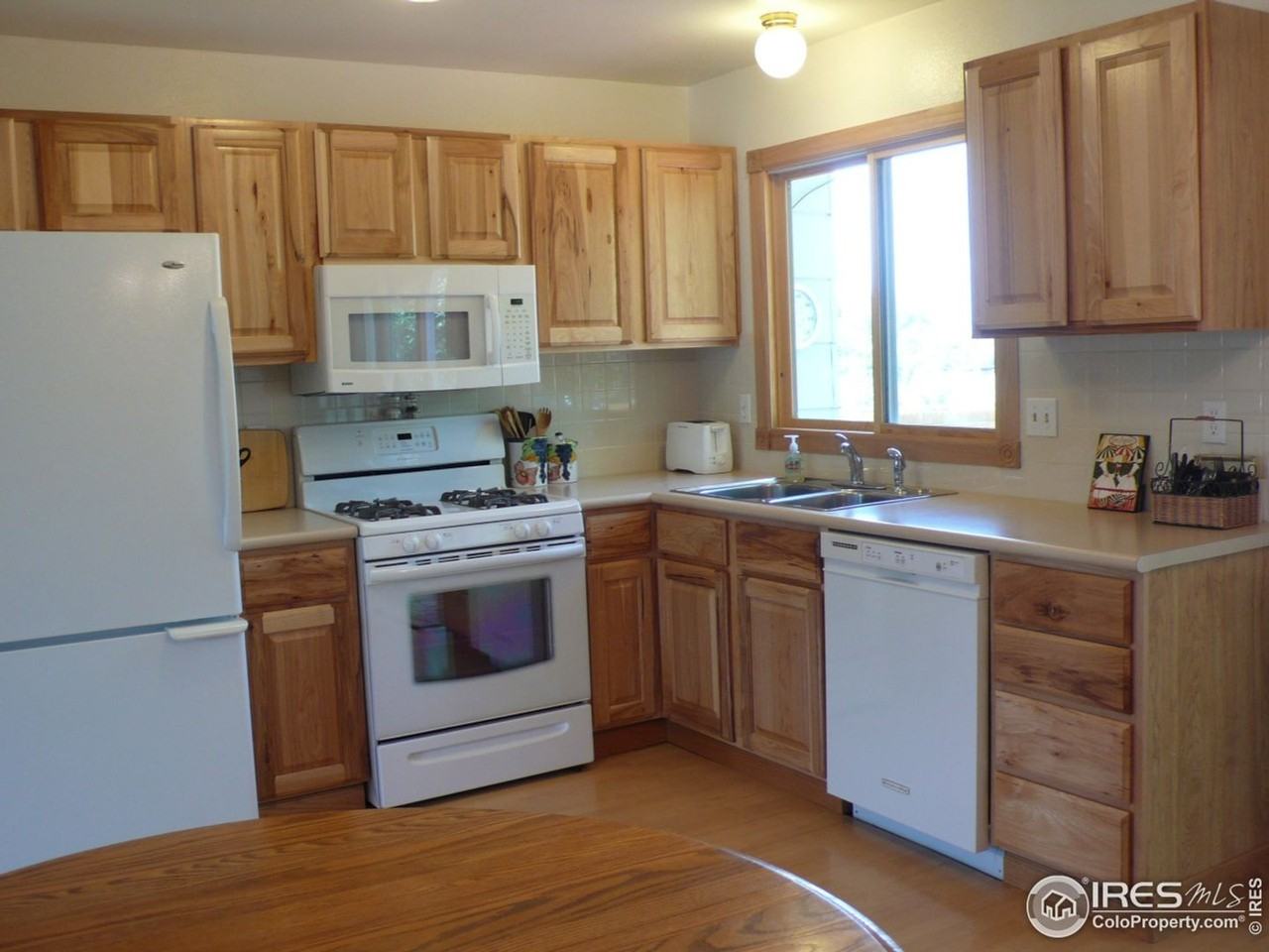 1008 Harrison Dr - Photo 3 of 9