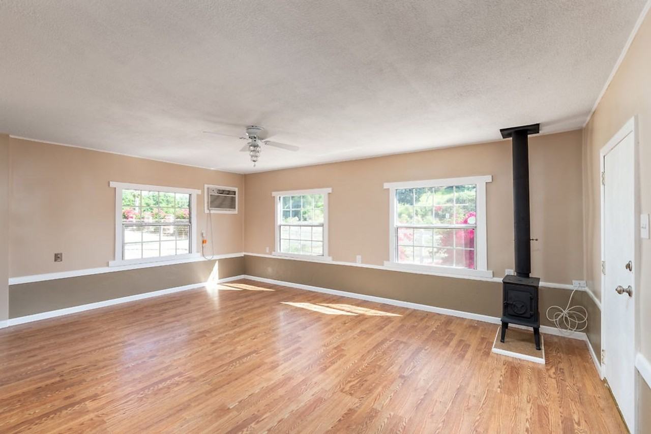 16960 Mockingbird Canyon Rd - Photo 5 of 10