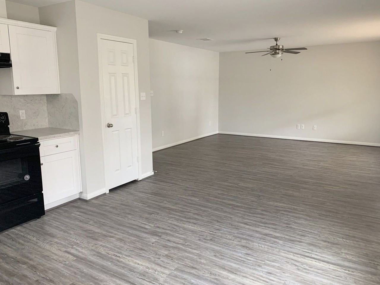 3902 Bennington St - Photo 4 of 19