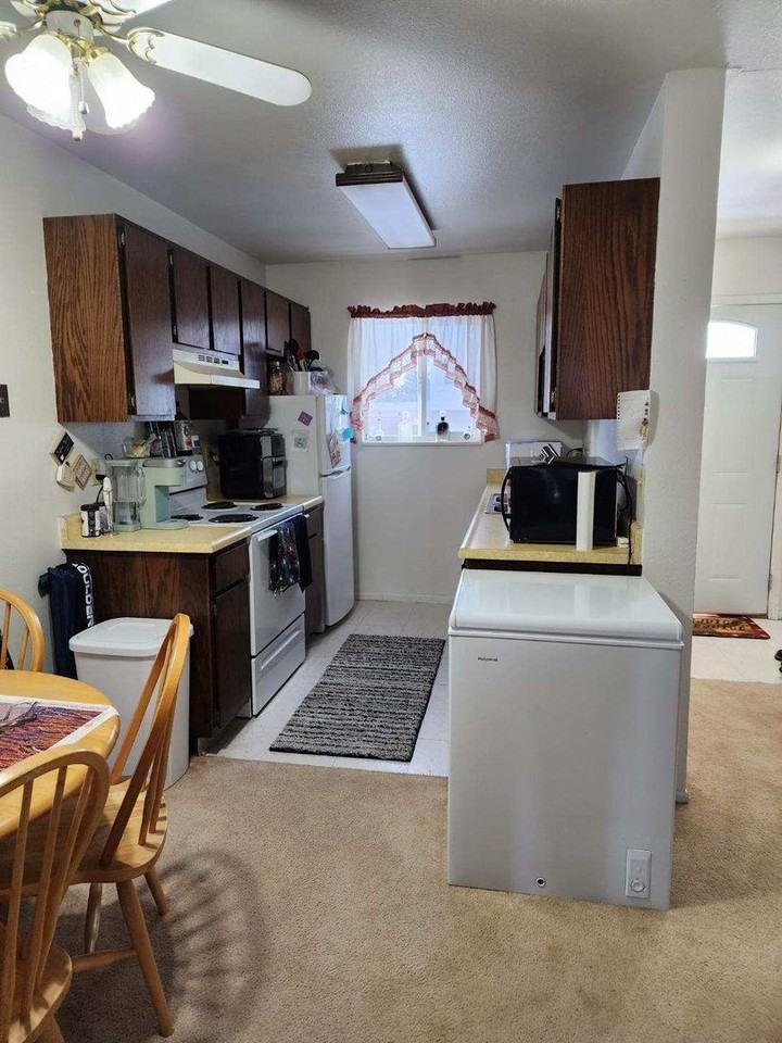 1105 Cottonwood Dr - Photo 2 of 18