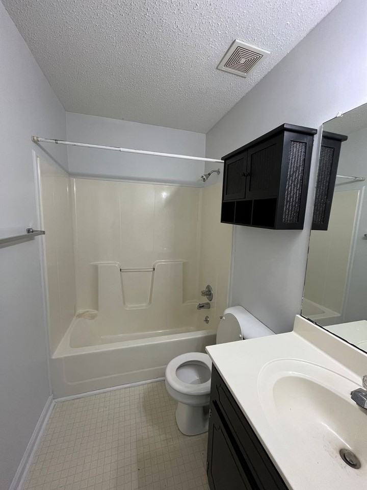 363 Cranklen Circle - Photo 5 of 10