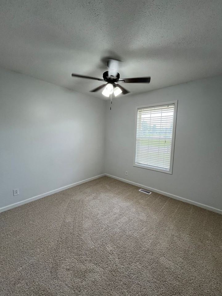 363 Cranklen Circle - Photo 6 of 10